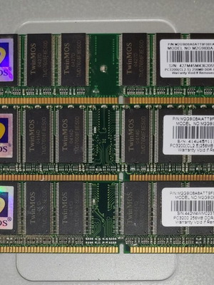 Twinmos 768MB DDR400 CL 2.5 used (3x256MB)