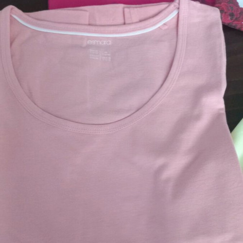 Women's t-shirts used, pack of 4, in very good condition
