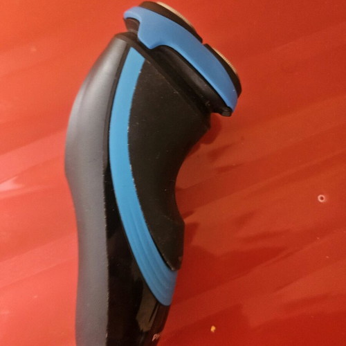 Philips Aquatouch shaver used with 3 heads for wet and dry shaving