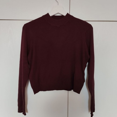 H&M burgundy crop top ribbed turtleneck like new, size S/M