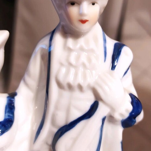 Porcelain decorative couples like new, set of two pieces