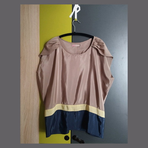 Saint Tropez women's blouse like new, size M, beige and blue