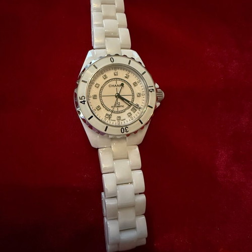 Ceramic wristwatch