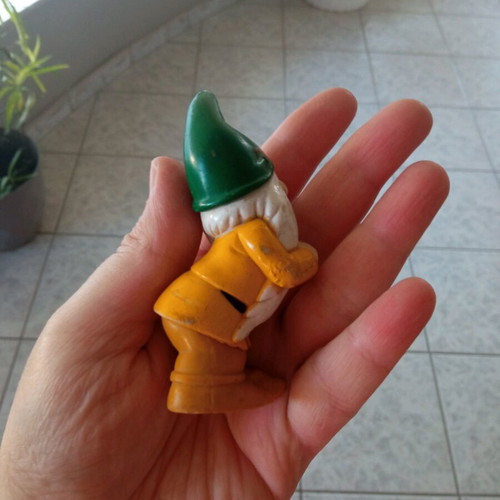 4 Snow White Dwarfs Disney used decorative figures
