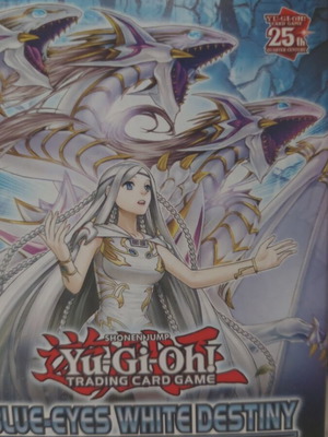 Structure Deck Blue-Eyes White Destiny sealed, new