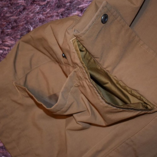 Patagonia men jacket size M like new, brown
