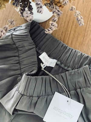 Simplicity ankle-length pants, eco-friendly material