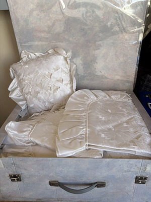 White wedding bedspread set satin with lace like new