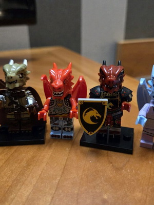 Paladin custom Lego minifigures set of 4, new