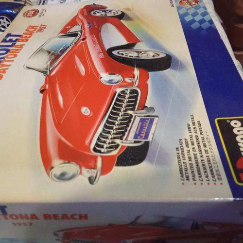 Chevrolet Corvette Daytona Beach 1957 by Burago 1:24 like new