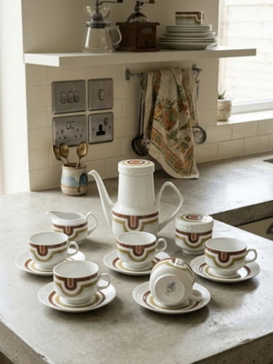 Pontesa Vintage Coffee and Tea Set for 5, 1970s Retro