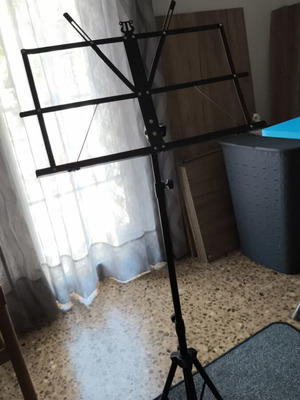 Music stand like new with case in compact packaging