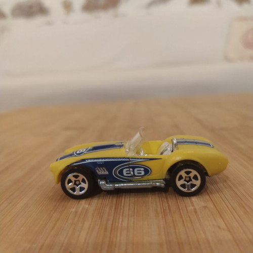 Hot Wheels Color Shifters Shelby Cobra 427 S/C 1:64 like new