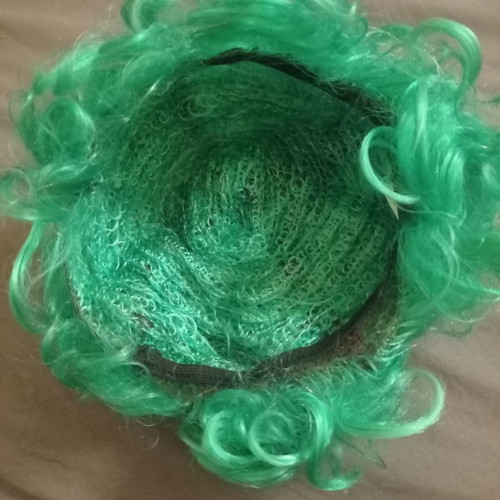 Green wig like new, short for Joker or Clown