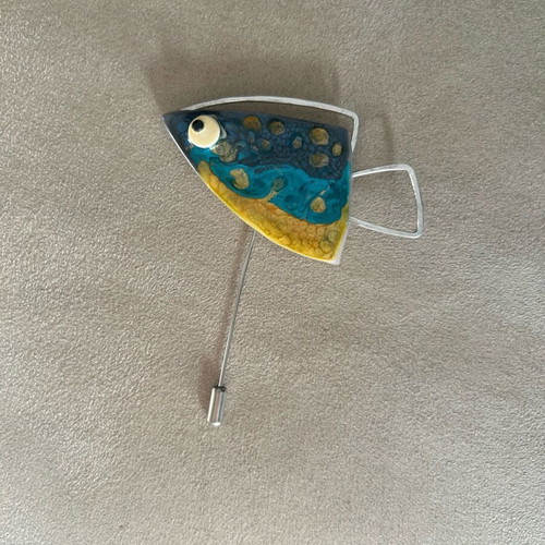 Women's lapel pin silver metal with enameled blue-yellow fish like new