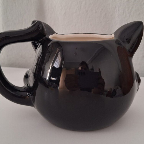Flying Tiger Halloween Cat Mug like new