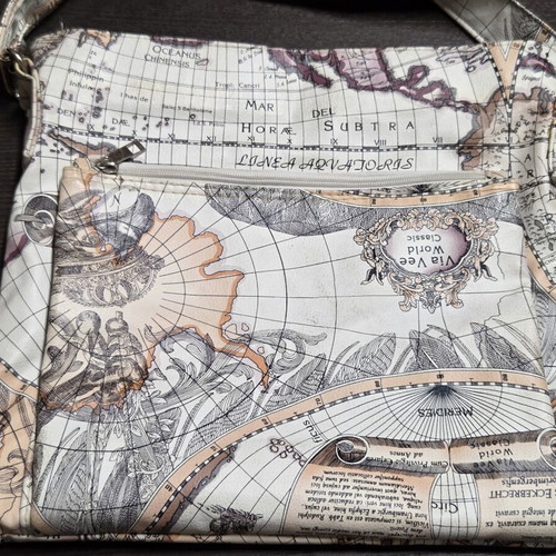 Via Vee shoulder bag like new with front pocket