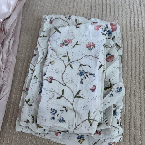 Set of embroidered cotton bed sheets, pillowcases and duvet covers