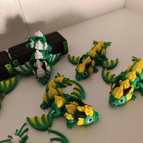 Flexi Dragon 3D Printed Keychains in 2 Colors, New
