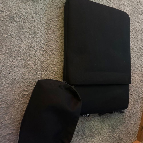Apple Mac Book Pro 14 inch like new, 8GB, with carrying case