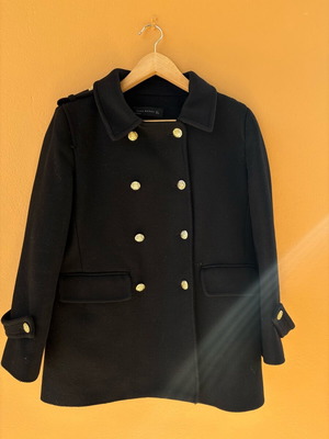 Black Zara coat size M like new with gold buttons