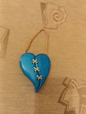 DIY decorative heart made from recycled pallet wood like new