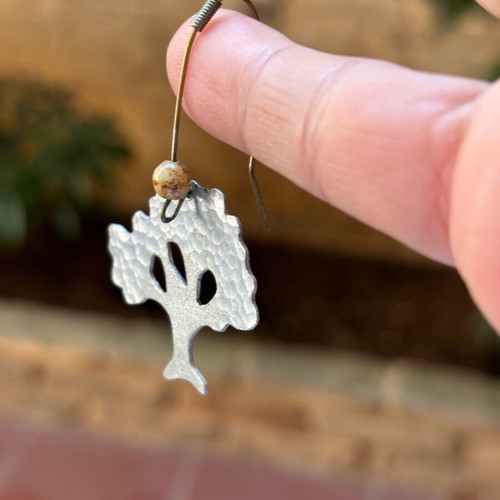 Thematic women's tree-shaped earring like new single