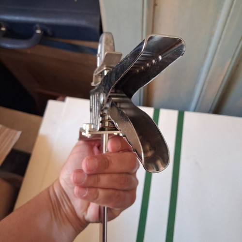 Heavy-Duty Metal Stapler with Base used