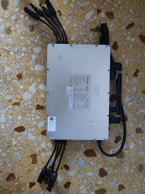 HOYMILES micro inverter network 1,813 watt like new