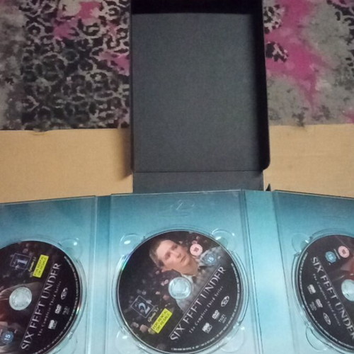 Six Feet Under The Complete Third Series DVD like new, subtitles