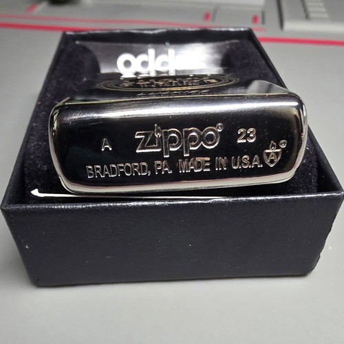 Zippo Armor Lucky Strike collectible lighter unused