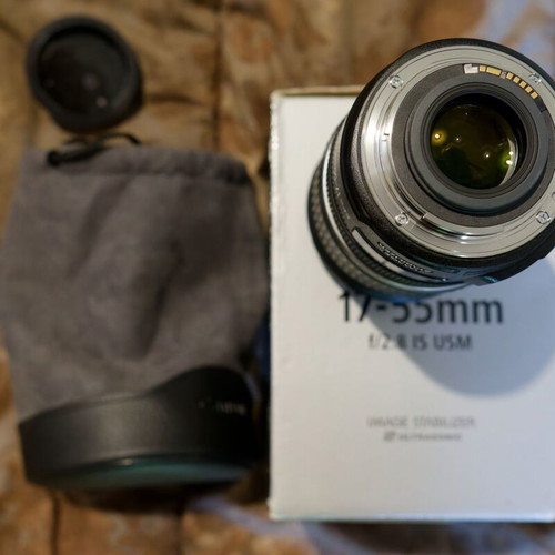 Canon EF-S 17-55mm f/2.8 IS USM lens