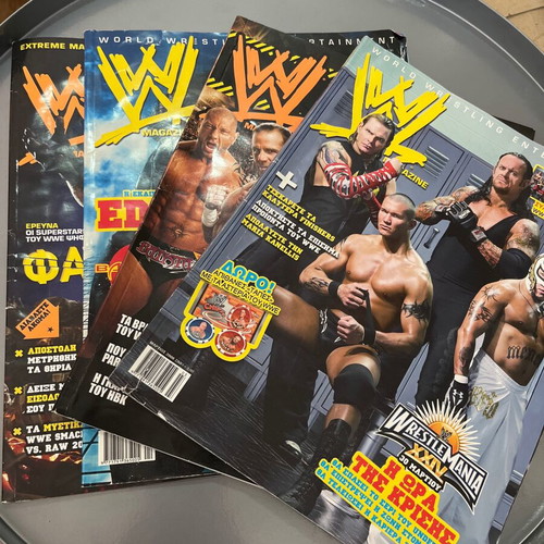WWE magazines like new, pack of 4 issues