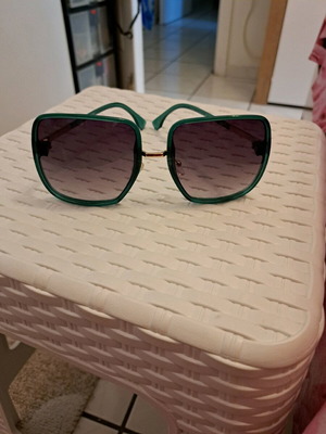 Sunglasses almost new, large impressive cat-eye
