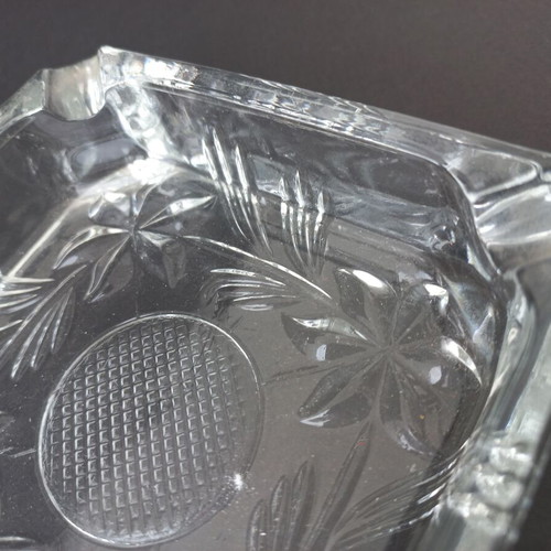 Vintage glass ashtray like new