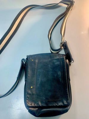 Bally crossbody leather bag black like new 17x22