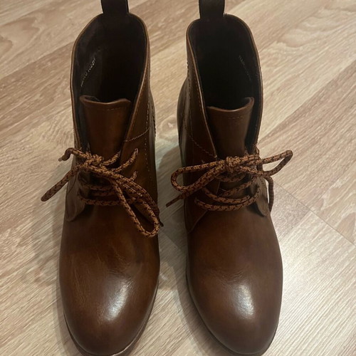 Brown ankle boots size 39 like new