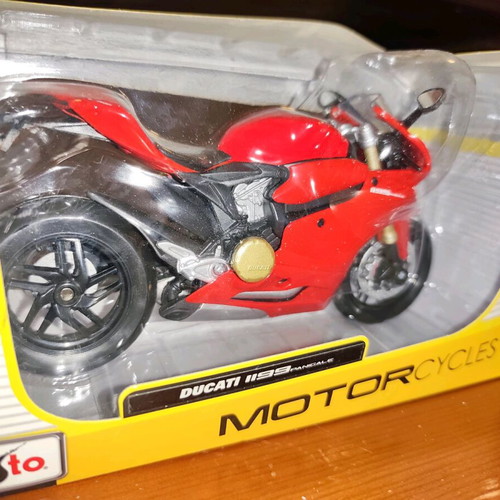 Maisto Diecast Ducati 1199 Panigale 1:12 new