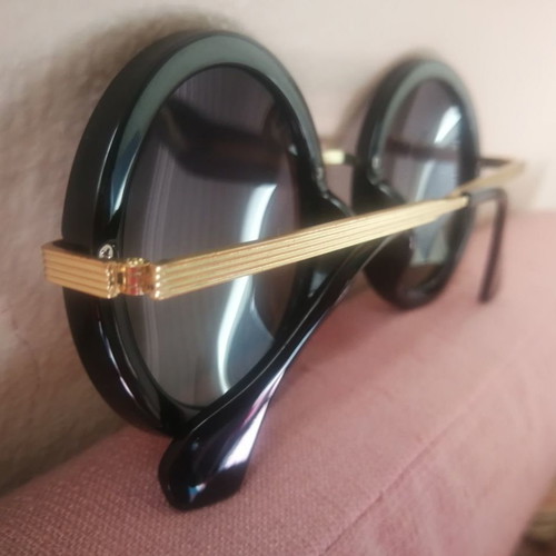 Dilos sunglasses used with polarized lenses, black frame