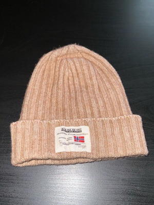 Napapijri beige hat like new
