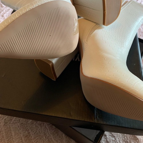 White synthetic leather pumps new, size 37