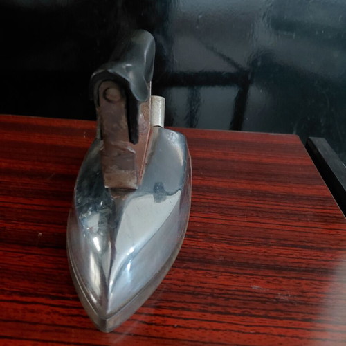 Sewing iron from German army loot, 80 years old, functional