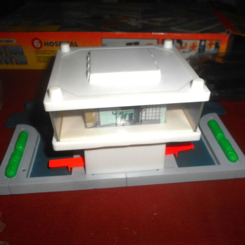 Matchbox Action System Hospital vintage toy 1996, like new