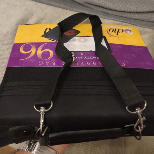 CD and DVD carrying bag new, capacity 96 discs