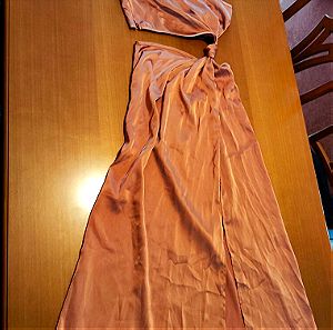 Σατέν φόρεμα χρώμα σάπιο μήλο με ανοίγματα, αφόρετο. Size: M, 38