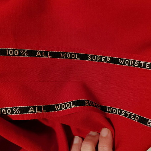 Red skirt like new, 100% wool super worsted gabardine, size S