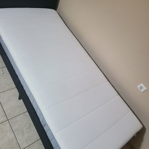 IKEA SLATTUM bed 90x200cm with VESTERÖY mattress 90x200