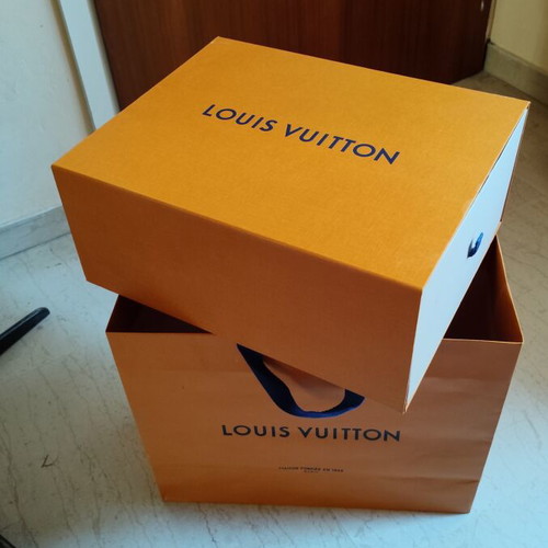 Louis Vuitton paper bag and box used, hard