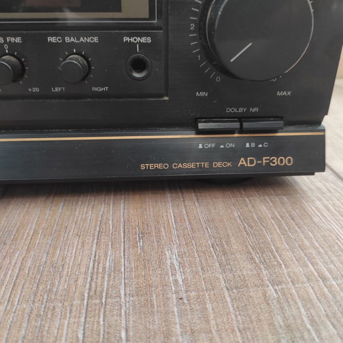 Κασετόφωνο Stereo AIWA AD-F300 μεταχειρισμένο, χρειάζεται service στους ιμάντες