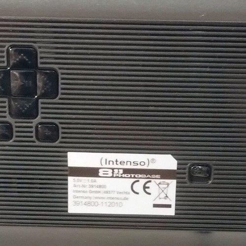 Intenso 8" Photobase digital photo frame used with remote and Micro SD card